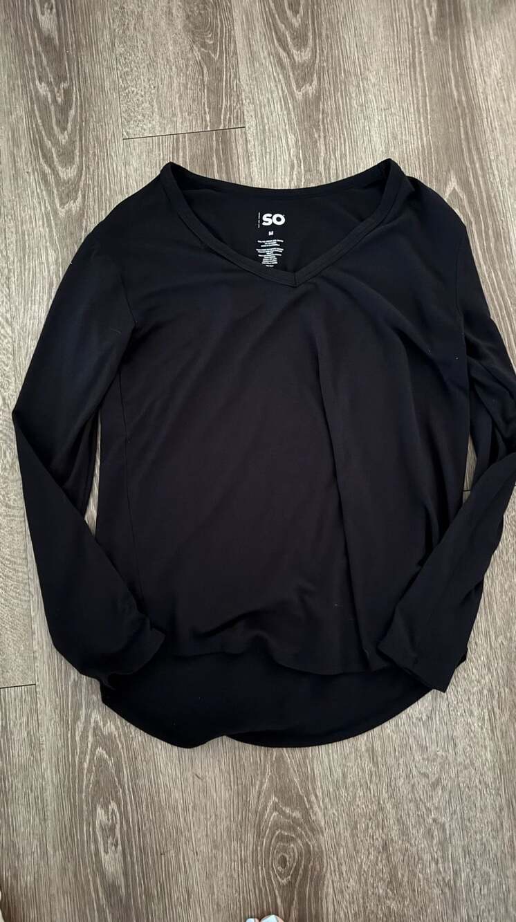 SO Long Sleeve Top Size M Black V-Neck